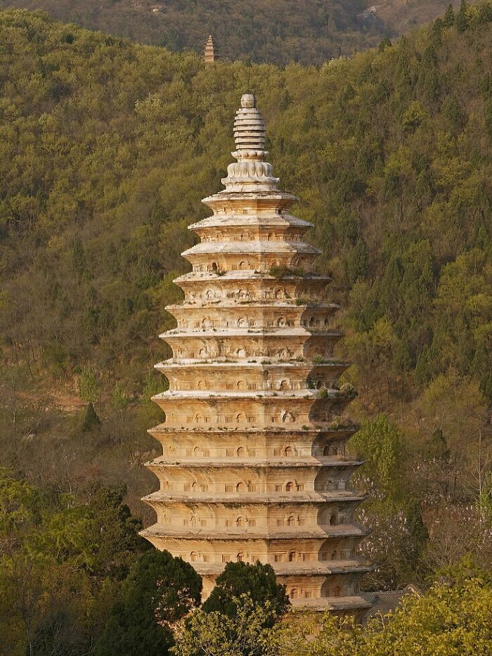 The 30 Wildest Old Buildings You Have to See (Because History Is Nuts)