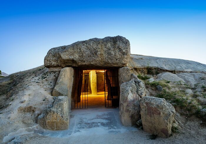The 30 Wildest Old Buildings You Have to See (Because History Is Nuts)
