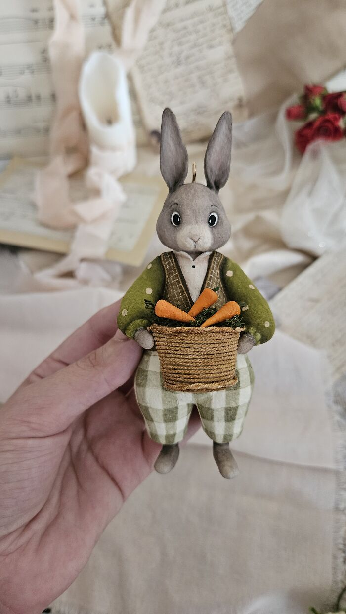 Wait, She Makes These Amazing Sculptures From COTTON?!