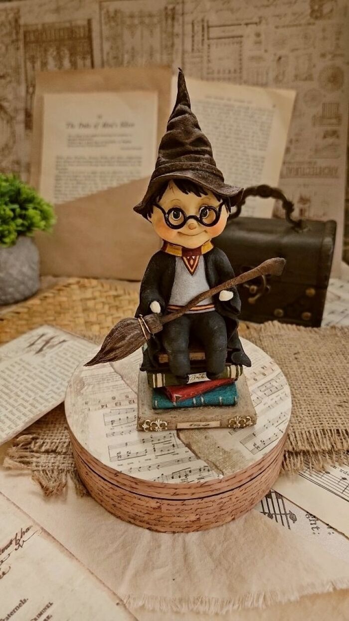 Wait, She Makes These Amazing Sculptures From COTTON?!