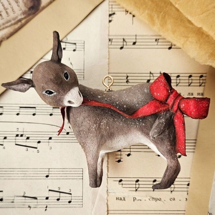 Wait, She Makes These Amazing Sculptures From COTTON?!