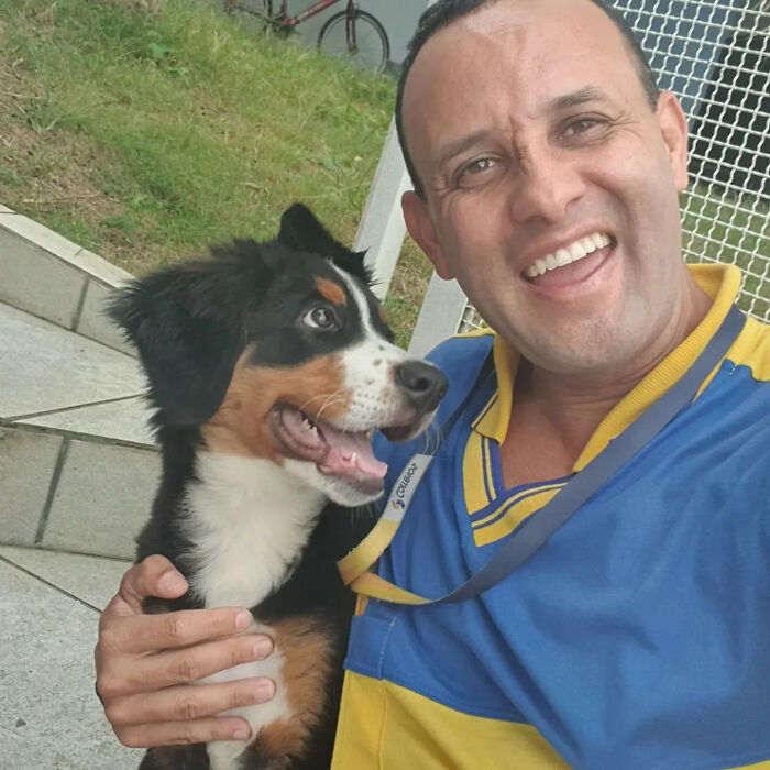 Meet the Mailman Dogs Actually Cheer For (Yep, It’s a Thing!)