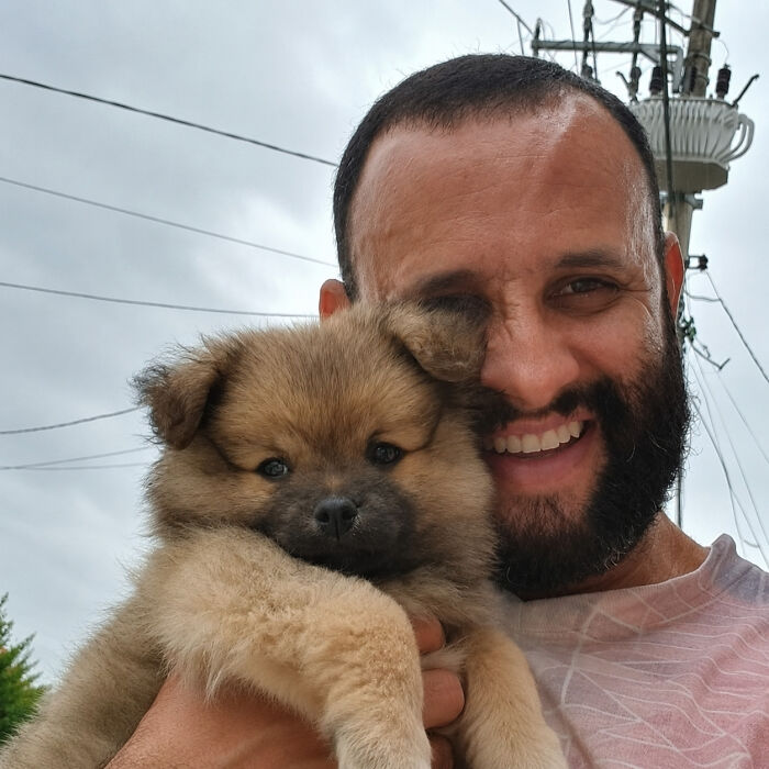 Meet the Mailman Dogs Actually Cheer For (Yep, It’s a Thing!)
