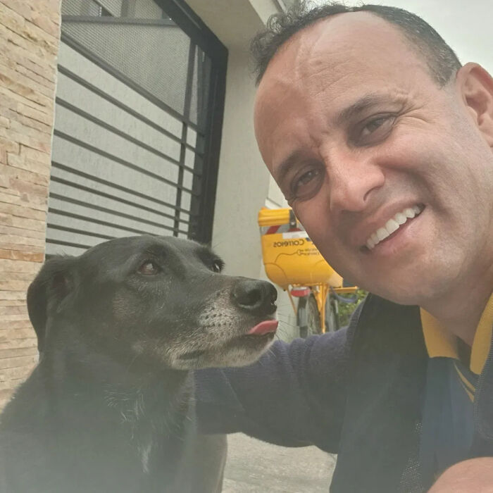 Meet the Mailman Dogs Actually Cheer For (Yep, It’s a Thing!)