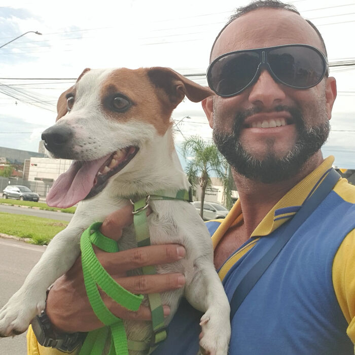Meet the Mailman Dogs Actually Cheer For (Yep, It’s a Thing!)