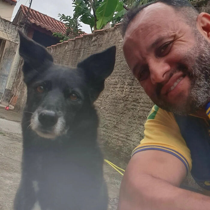 Meet the Mailman Dogs Actually Cheer For (Yep, It’s a Thing!)