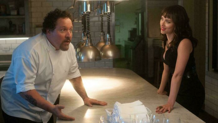 In Chef (2014), Jon Favreau’s Food Truck Life Is Basically Him Dating His Own Cast. Awkwardly Cute!