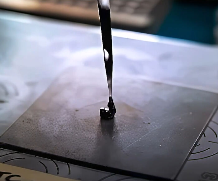 In Project Hail Mary (2026), Doctor Grace Cannot Handle Pipettes Properly. Air Bubbles Everywhere!