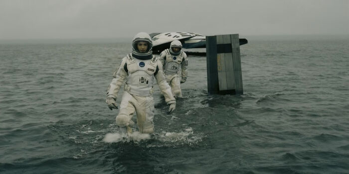 In Interstellar, 1 Hour On Miller’s Planet = 7 Years On Earth, But Miller Literally Time-Traveled Nope!
