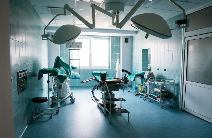 Wait, They Actually Shared These Hospital Creepy Stories?!