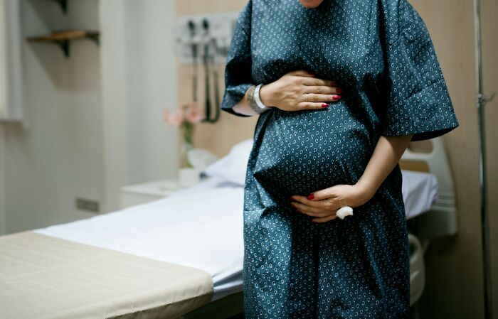 Wait, They Actually Shared These Hospital Creepy Stories?!