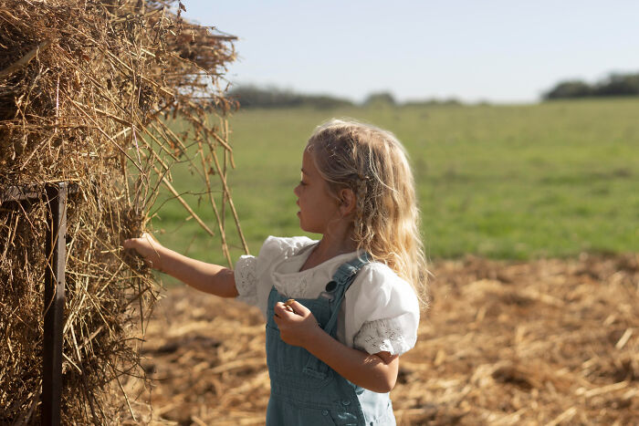 Wait, People Actually Lived Through These Crazy Childhood Moments?!