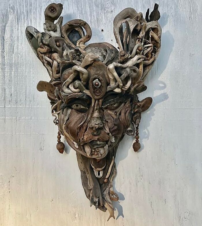 27 Wild Wood Sculptures That Look Like Faces Just Popped Out of Nature!