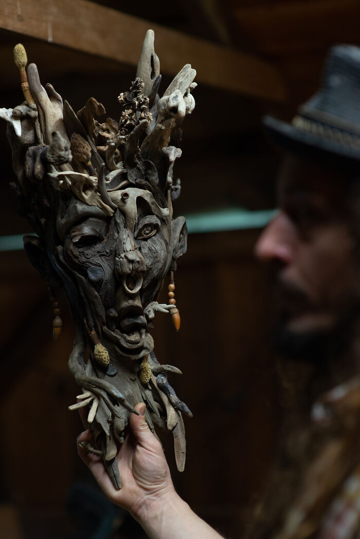 27 Wild Wood Sculptures That Look Like Faces Just Popped Out of Nature!
