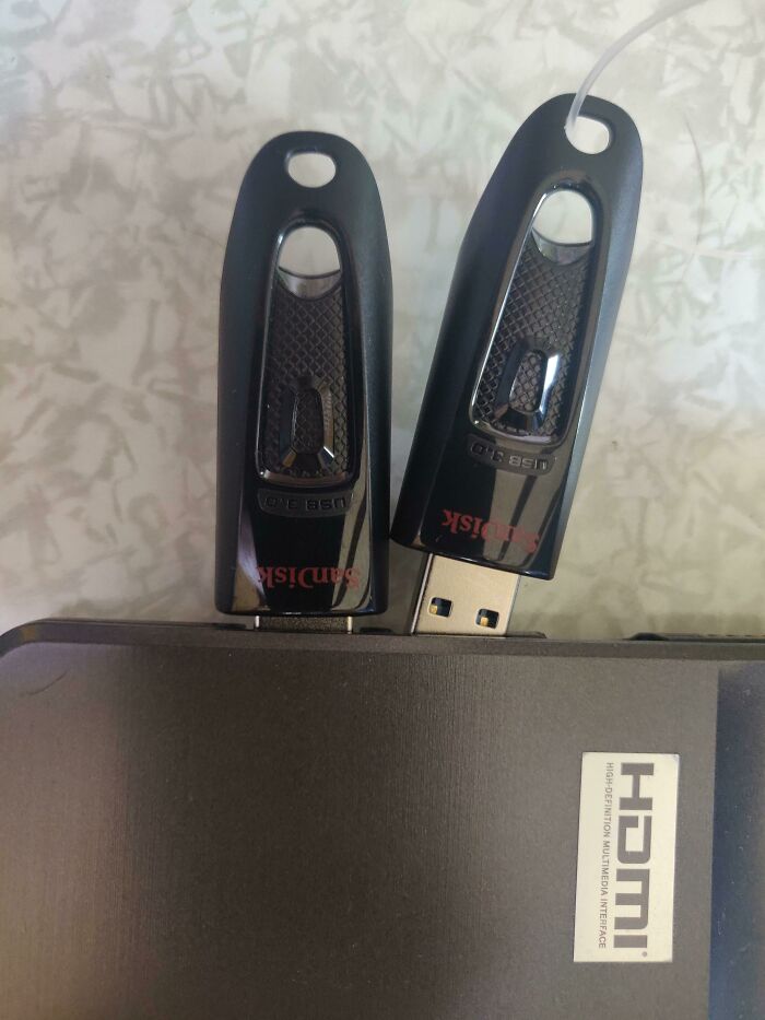 2022 and Still Using THIS Design? Come on, SanDisk.
