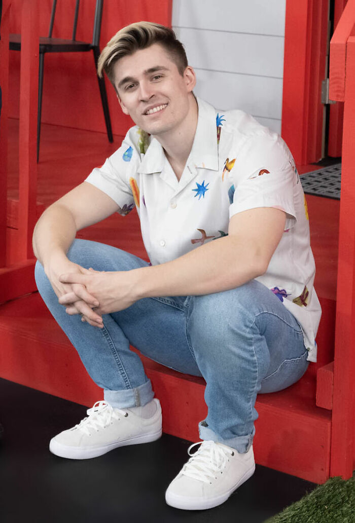 Ludwig Ahgren: Twitch Record Breaker and Meme Machine