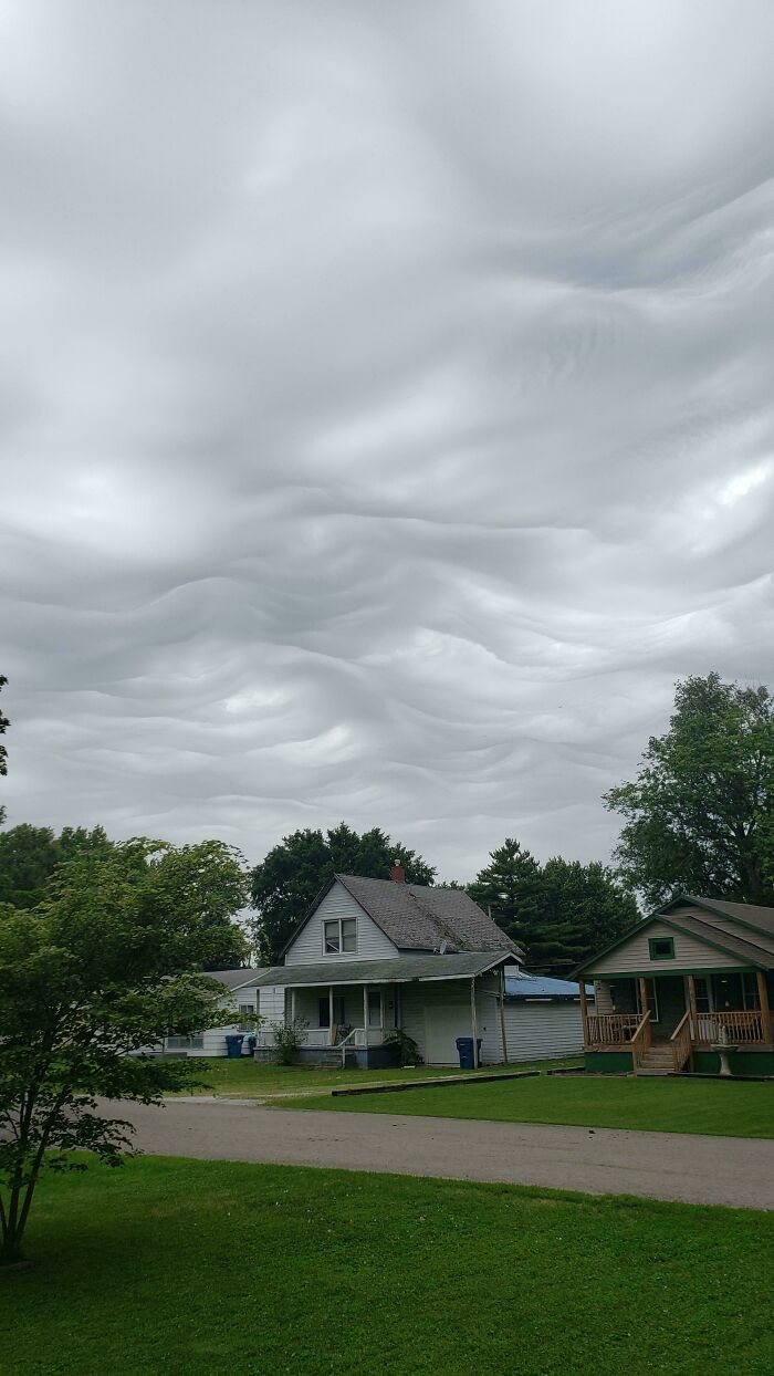 Clouds Totally Snatched the Ocean Wave Script