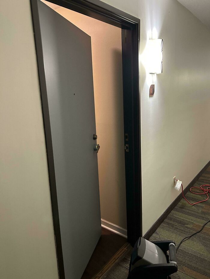 Landlord Thinks It’s Cool To Prop Open Dozens Of Doors All Day