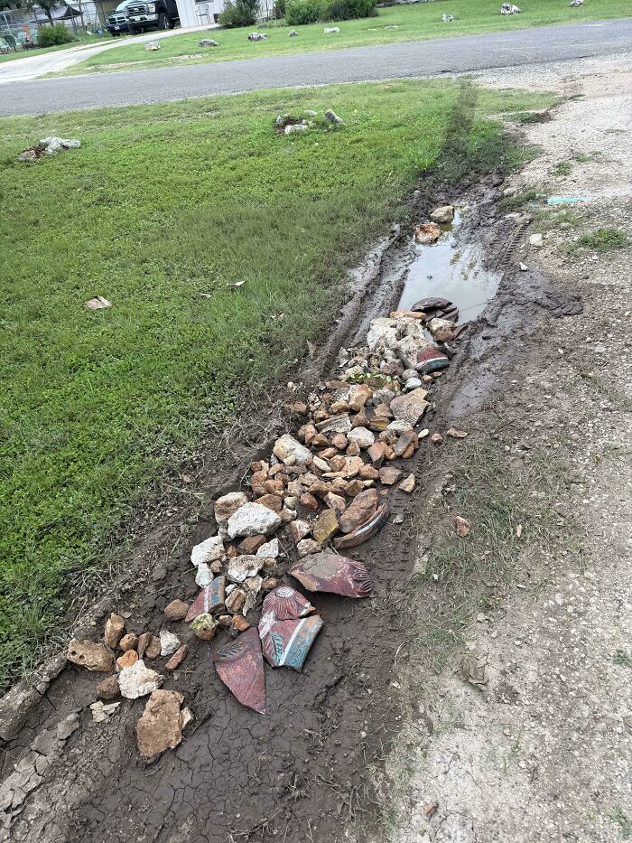 Landlord’s ‘Gravel’ Looks More Like Mad Rock Pile, Tires Beware