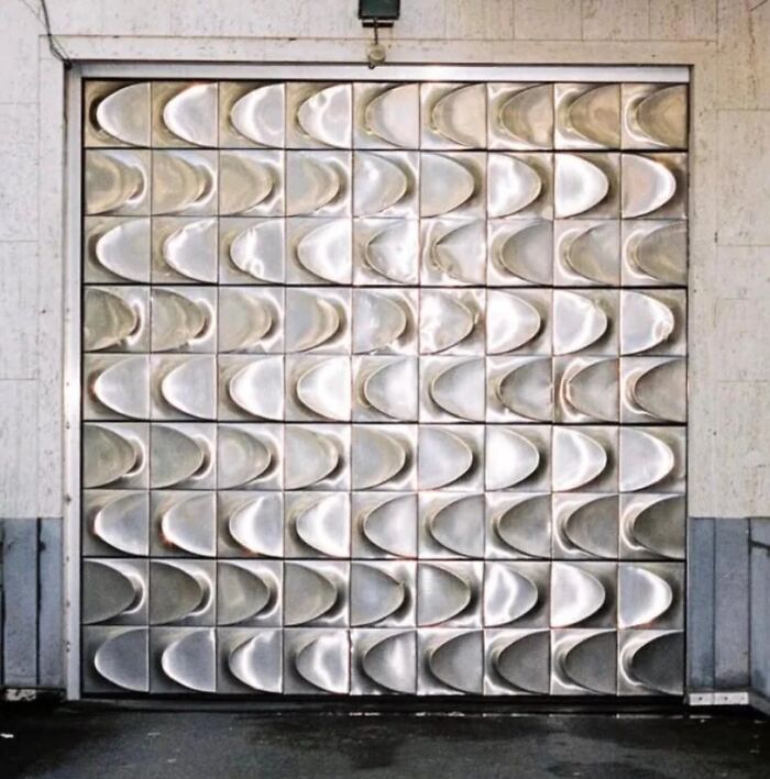 Garage Doors From the 70s That Look Like Space Ships