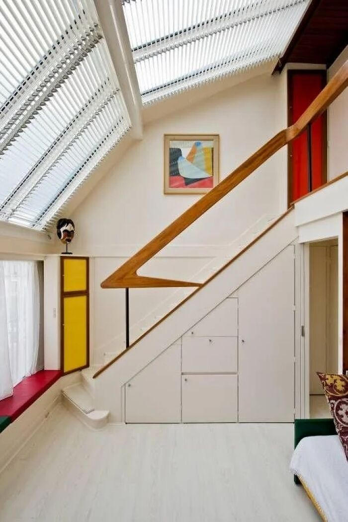 70s Parisian Pied-A-Terre: Small But Mighty