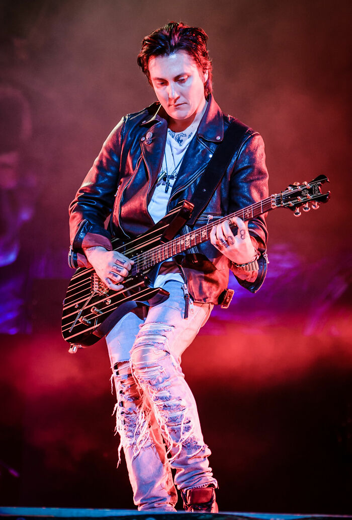 Synyster Gates: Guitar Wizard with a Violin Secret