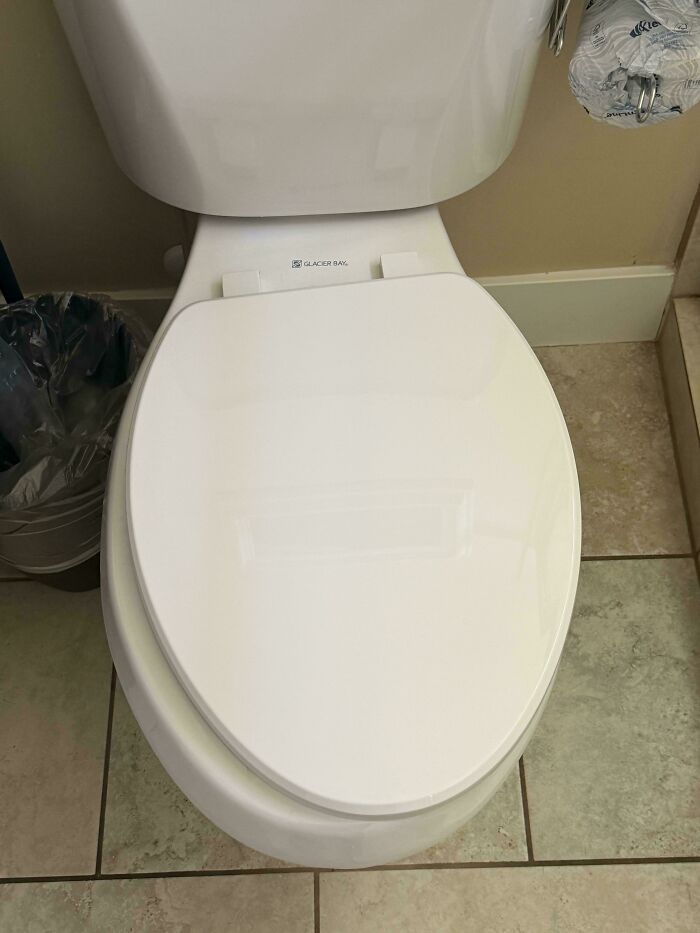 Wait, They Actually Lived Through These Airbnb Fails?!