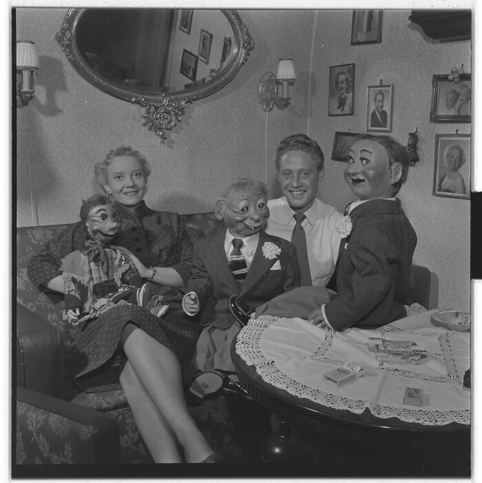Inger Jacobsen & Jackie Hein Bülow Jantzen, 1954