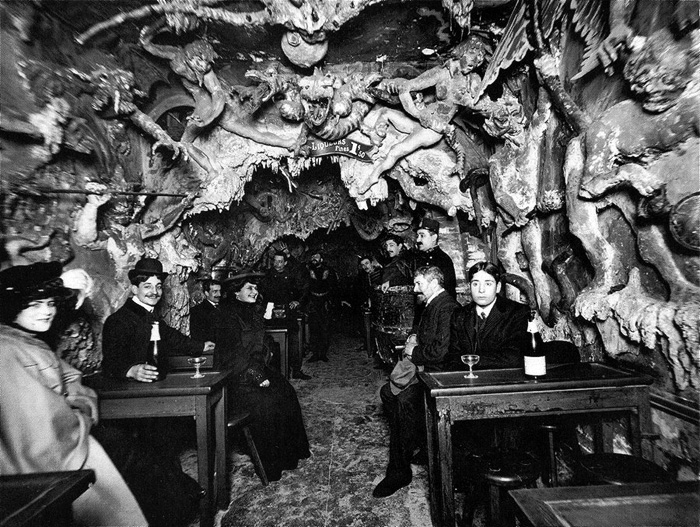 Hell-Themed Paris Cabaret