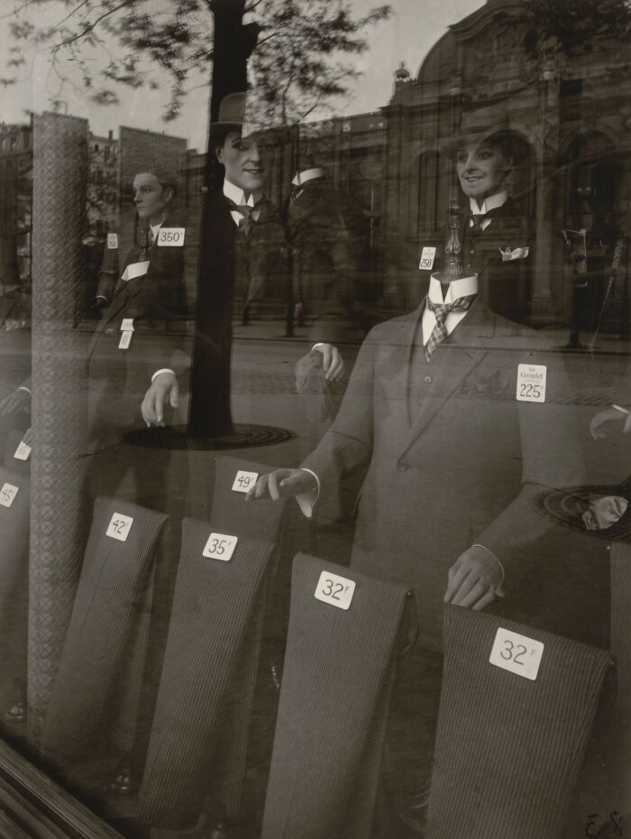 Creepy Mannequins Showing Off Men’s Fashion