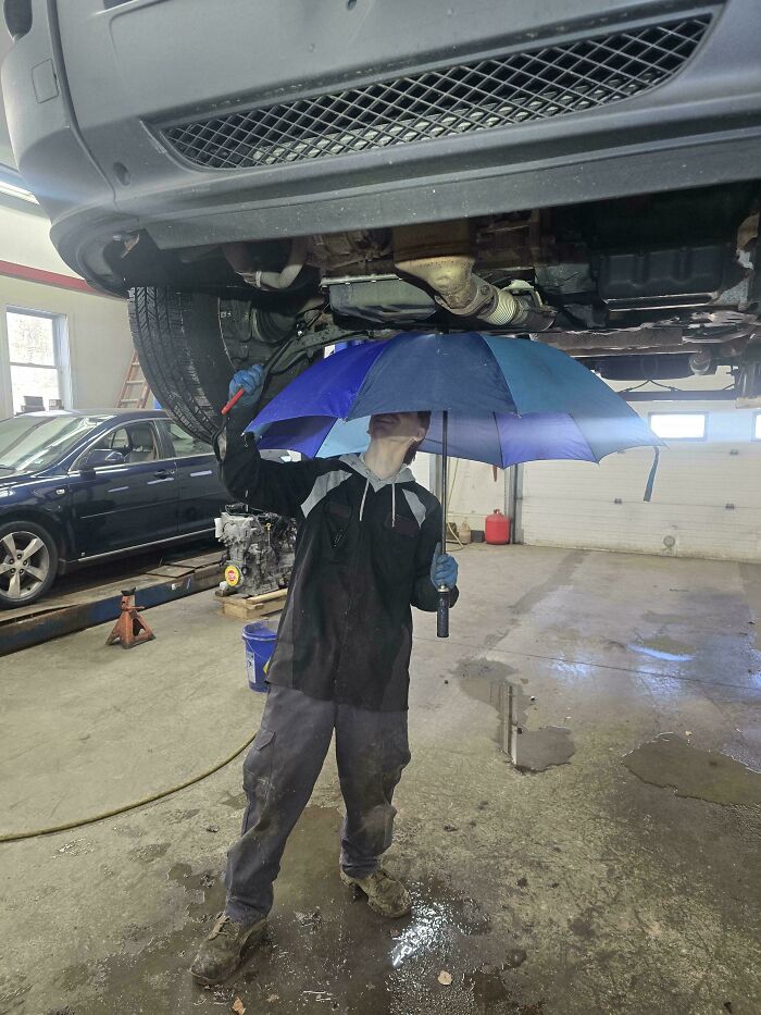 Mechanics Spill The Wildest 'Just Rolled Into The Shop' Stories That’ll Make You LOL