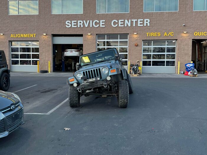 Mechanics Spill The Wildest 'Just Rolled Into The Shop' Stories That’ll Make You LOL