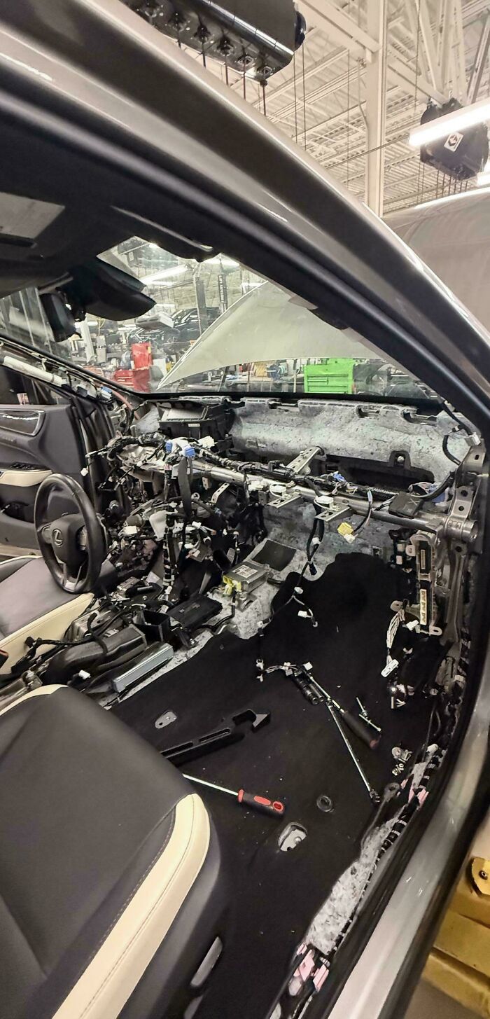 Mechanics Spill The Wildest 'Just Rolled Into The Shop' Stories That’ll Make You LOL