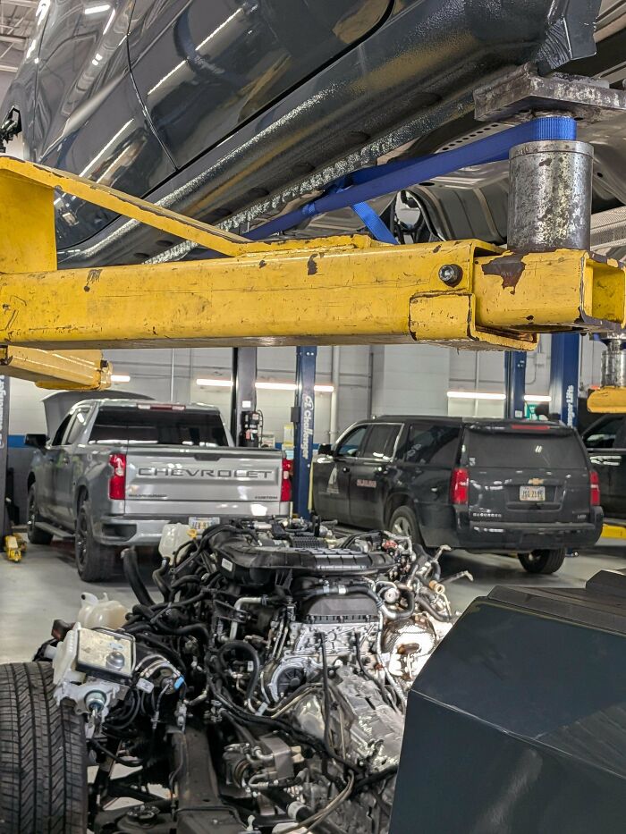 Mechanics Spill The Wildest 'Just Rolled Into The Shop' Stories That’ll Make You LOL