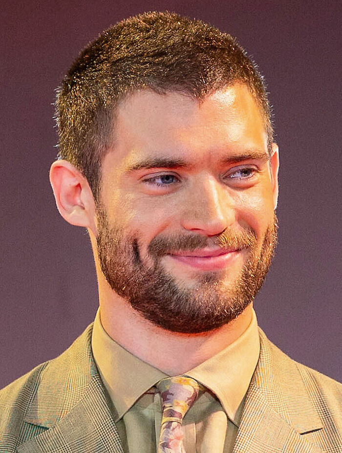 David Corenswet: New Superman in Town, 33