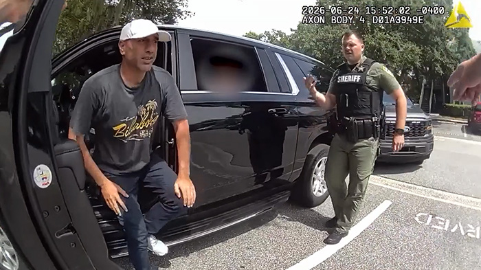 Man Pretending to Be a Cop Got Busted Trying to Pull Over a Real Cop