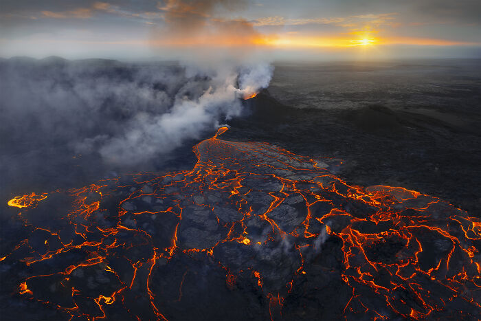 “Lava Showdown” By Gianluca Rubinacci