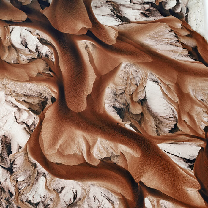 “Twisting River Art” By Cédric Tamani
