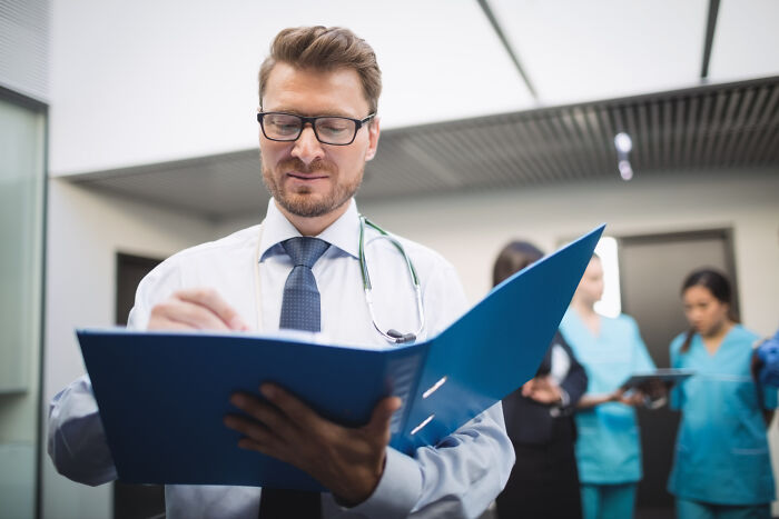 35 Medical Industry Secrets That’ll Totally Make Your Jaw Drop