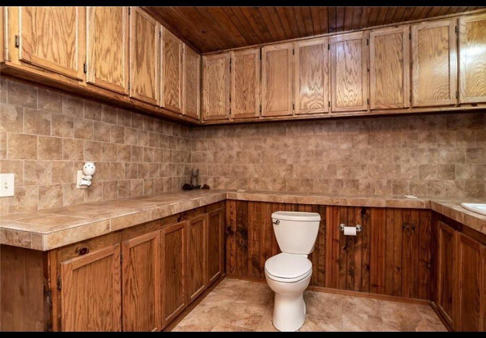 Breakfast Served In a Bathroom? Wait, What?