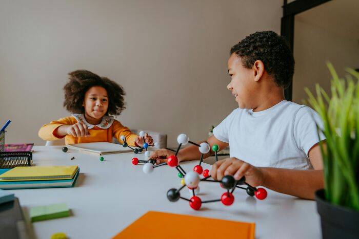 Kids Ask the Weirdest Things That Totally Tore Parents’ Brains Apart