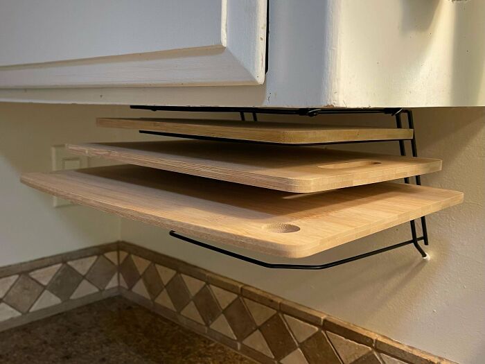 Garage Sale File Folder Holder? Nah, Under-Cupboard Cutting Board Rack!