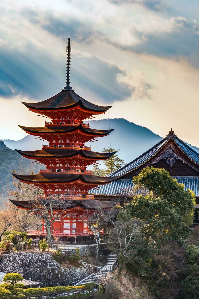 Wait, These Buildings Actually Exist?! 3 Mind-Blowing Architectural Wonders