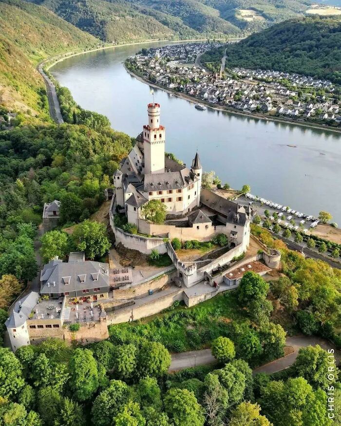 Wait, These Buildings Actually Exist?! 3 Mind-Blowing Architectural Wonders