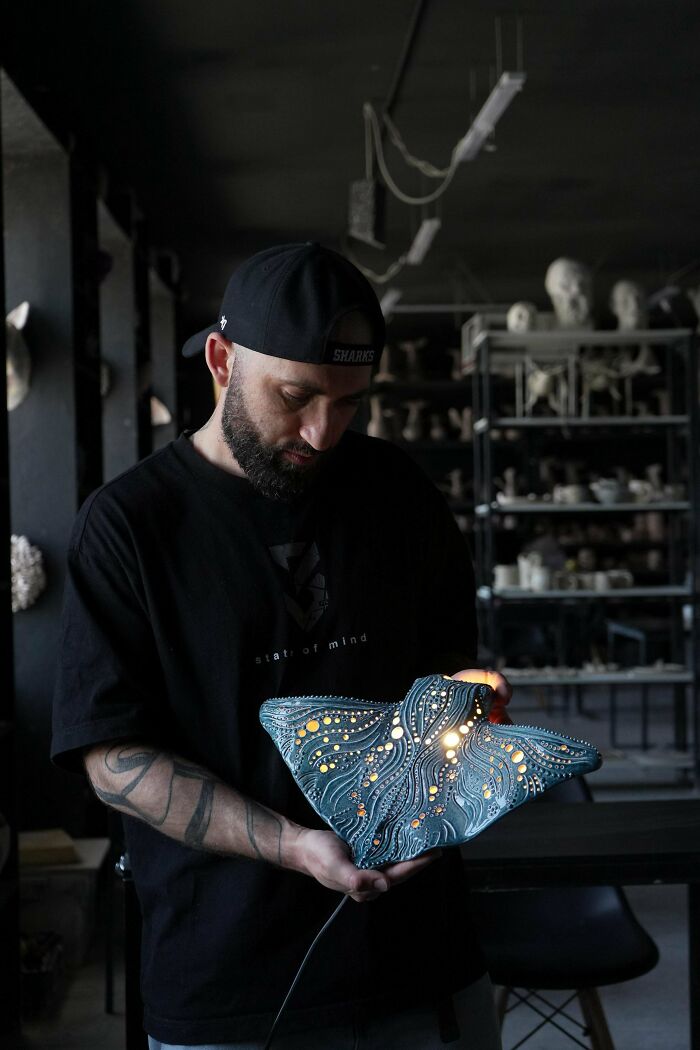 The Manta Ray Ceramic Sconce That Glides On Walls