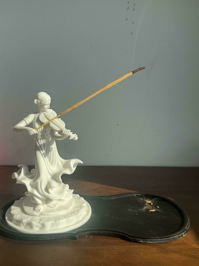 Incense Holder That’s Basically A Tiny Violin