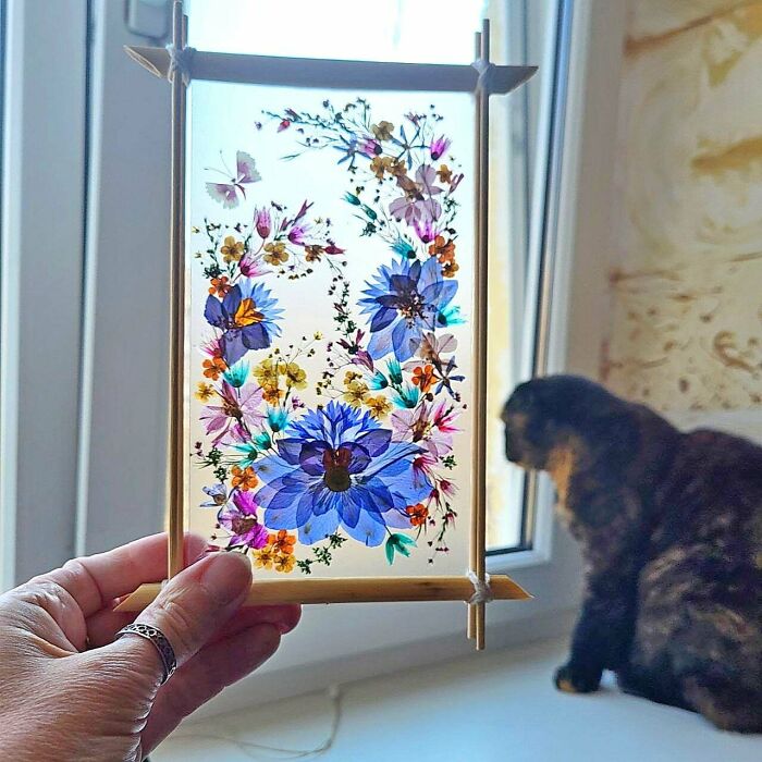 Pressed Flower Frames That Bring Nature Indoors