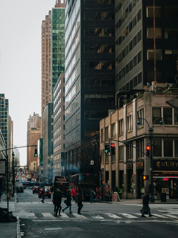 Whoa! These Are the Wildest Things People Noticed When They First Landed in the USA