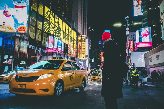 Whoa! These Are the Wildest Things People Noticed When They First Landed in the USA