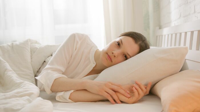 My boyfriend *always* kisses me goodbye and wakes me up. Tried talking, notes, all. Still no peace. Breakup over sleepy kisses?